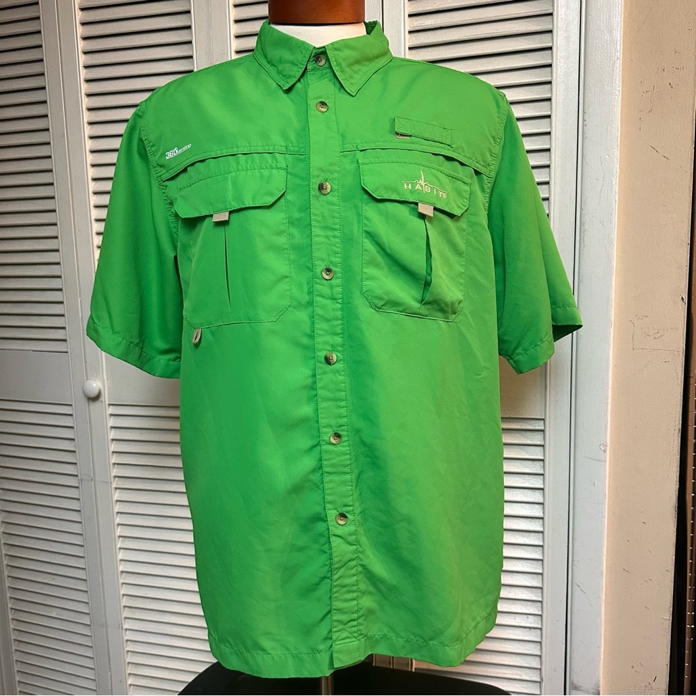 NWOTs  HABIT  Size LARGE 40+ Solar Factor VENTED